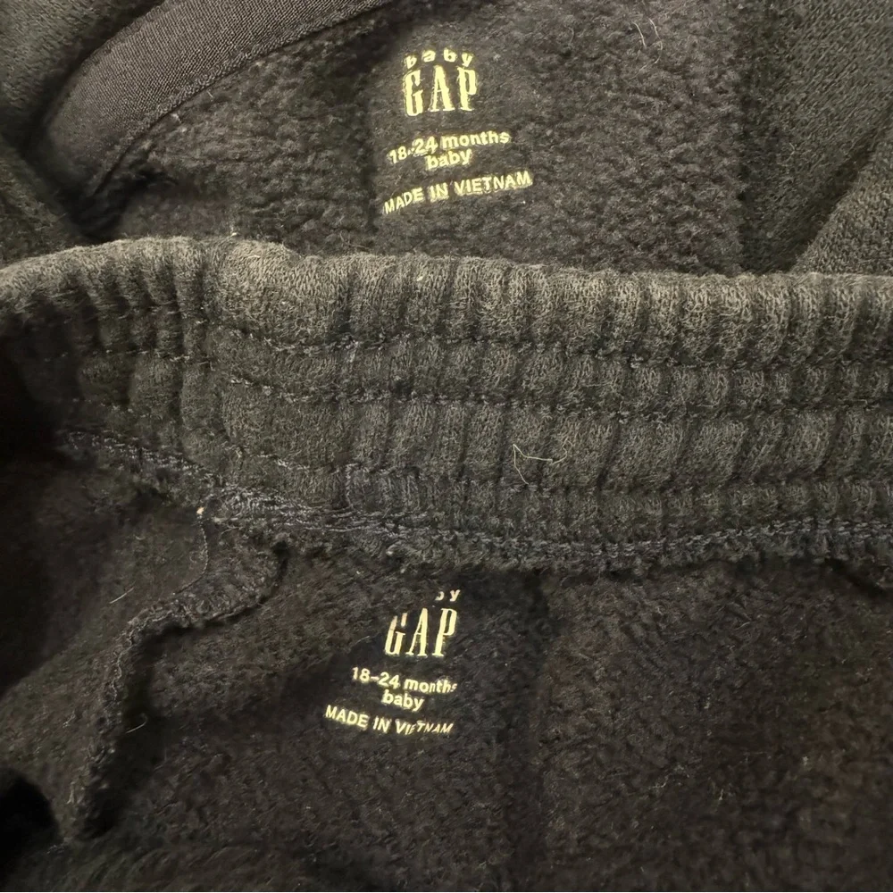 GAP Navy Sweatshirt Hoodie and Joggers Set with Bear Logo Cozy Casual Staple